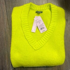 Women’s sweater size M New